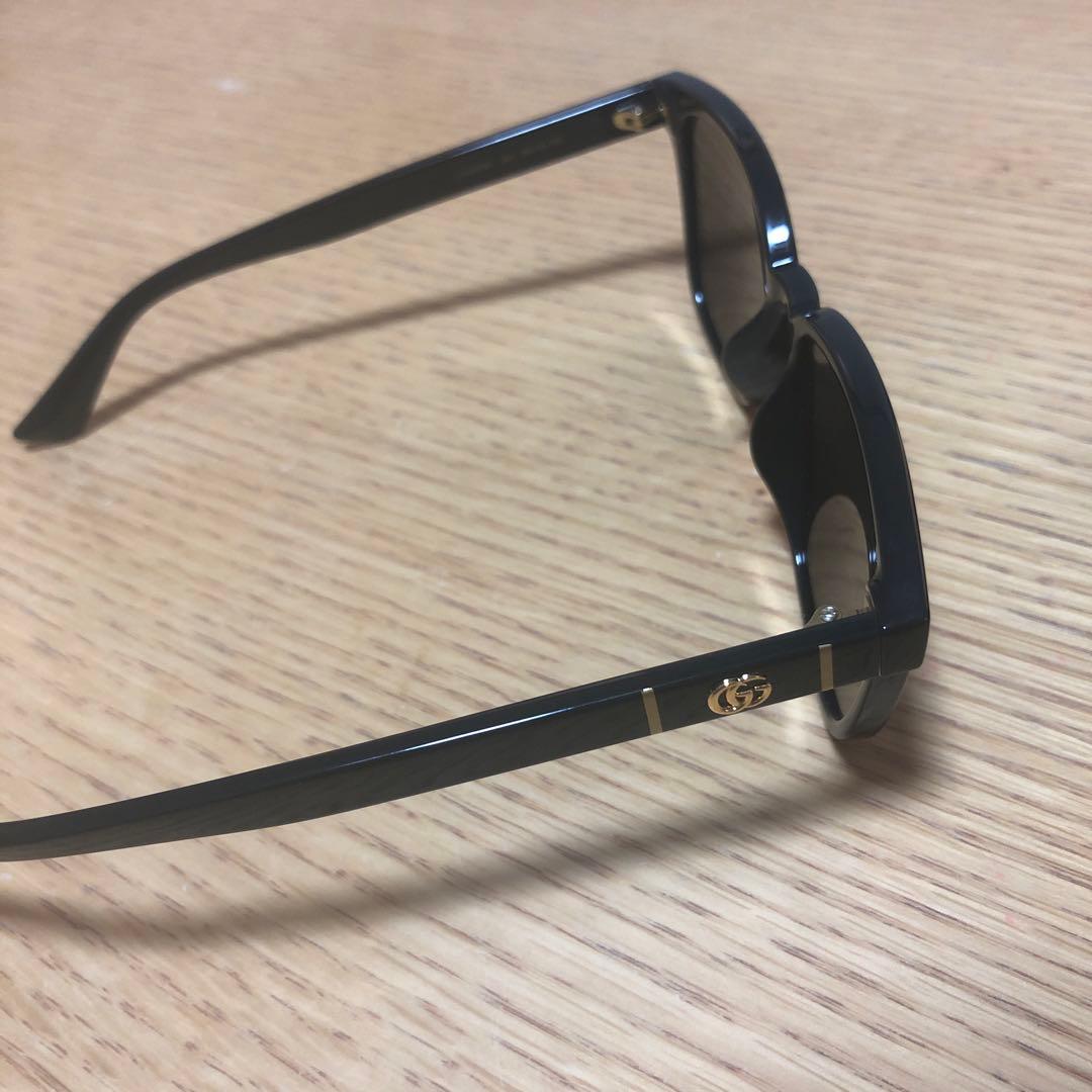 ブラック スクエア型 サングラス ケース付き