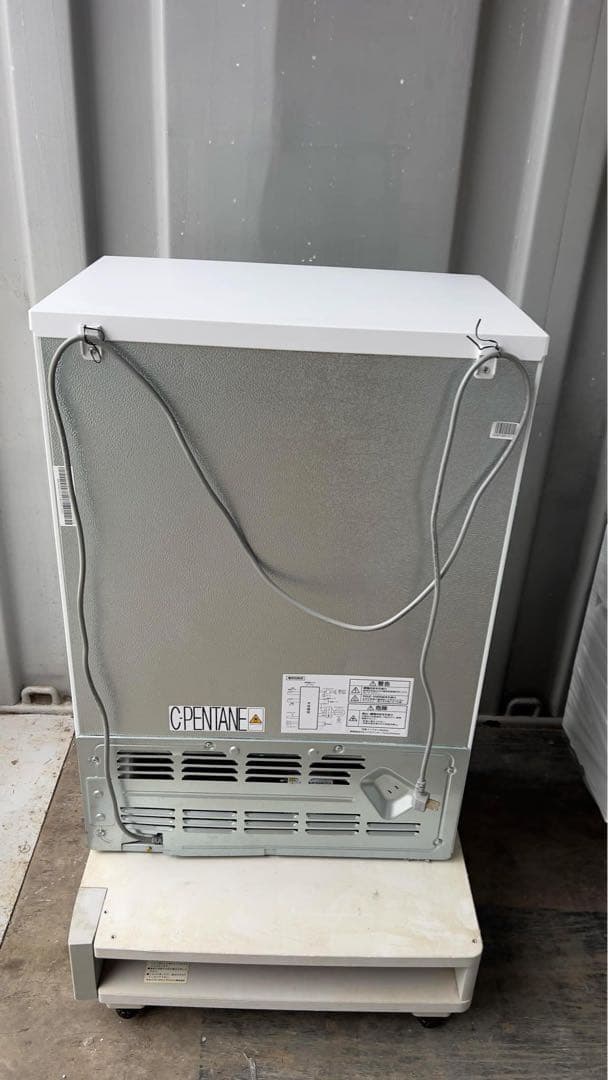 美品アイリスオーヤマIUSN-7A-W 24年型66L