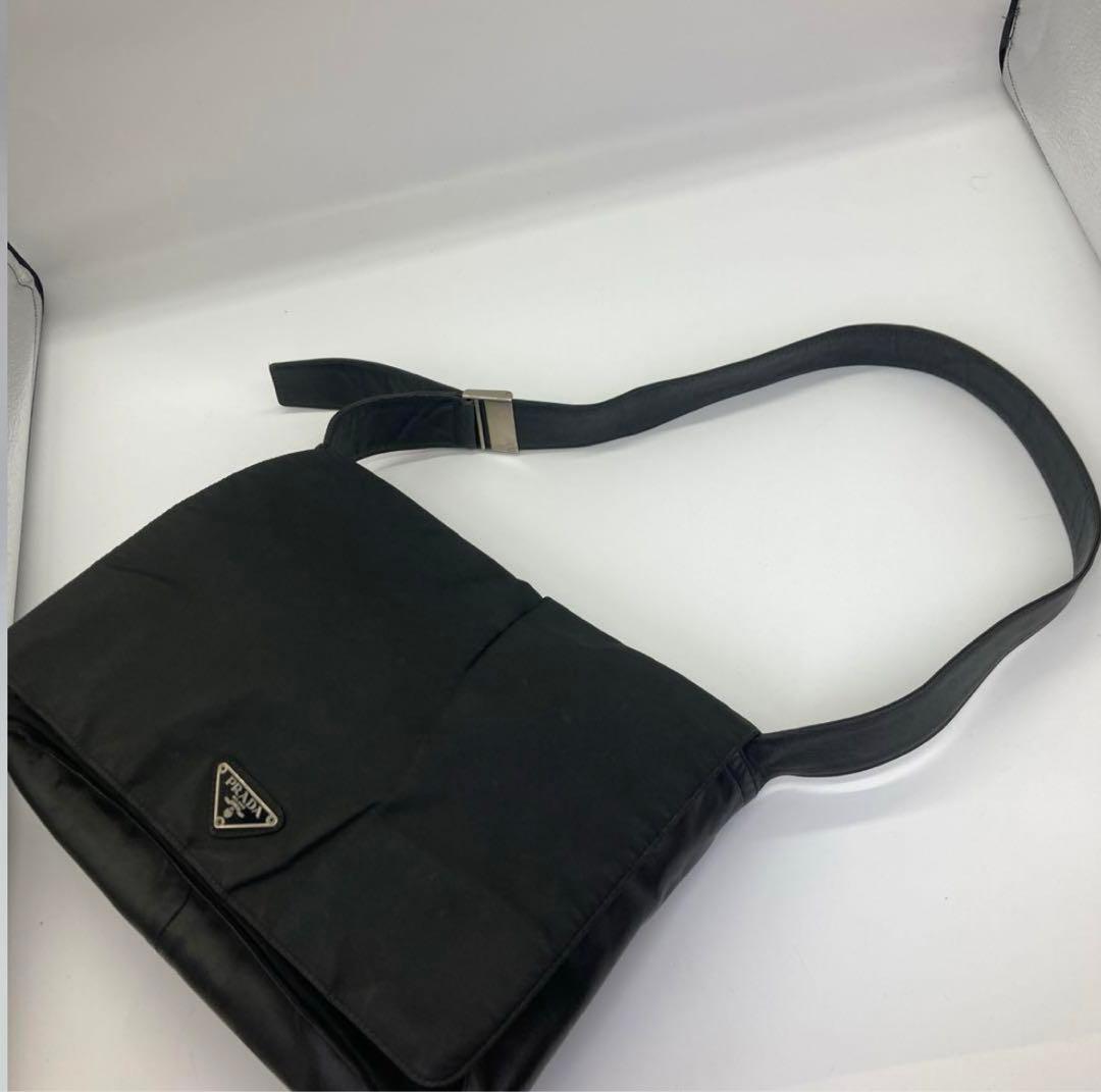 PRADA メッセンジャーバッグ　三角ロゴ　白タグ　メンズ　レディース　ブラック