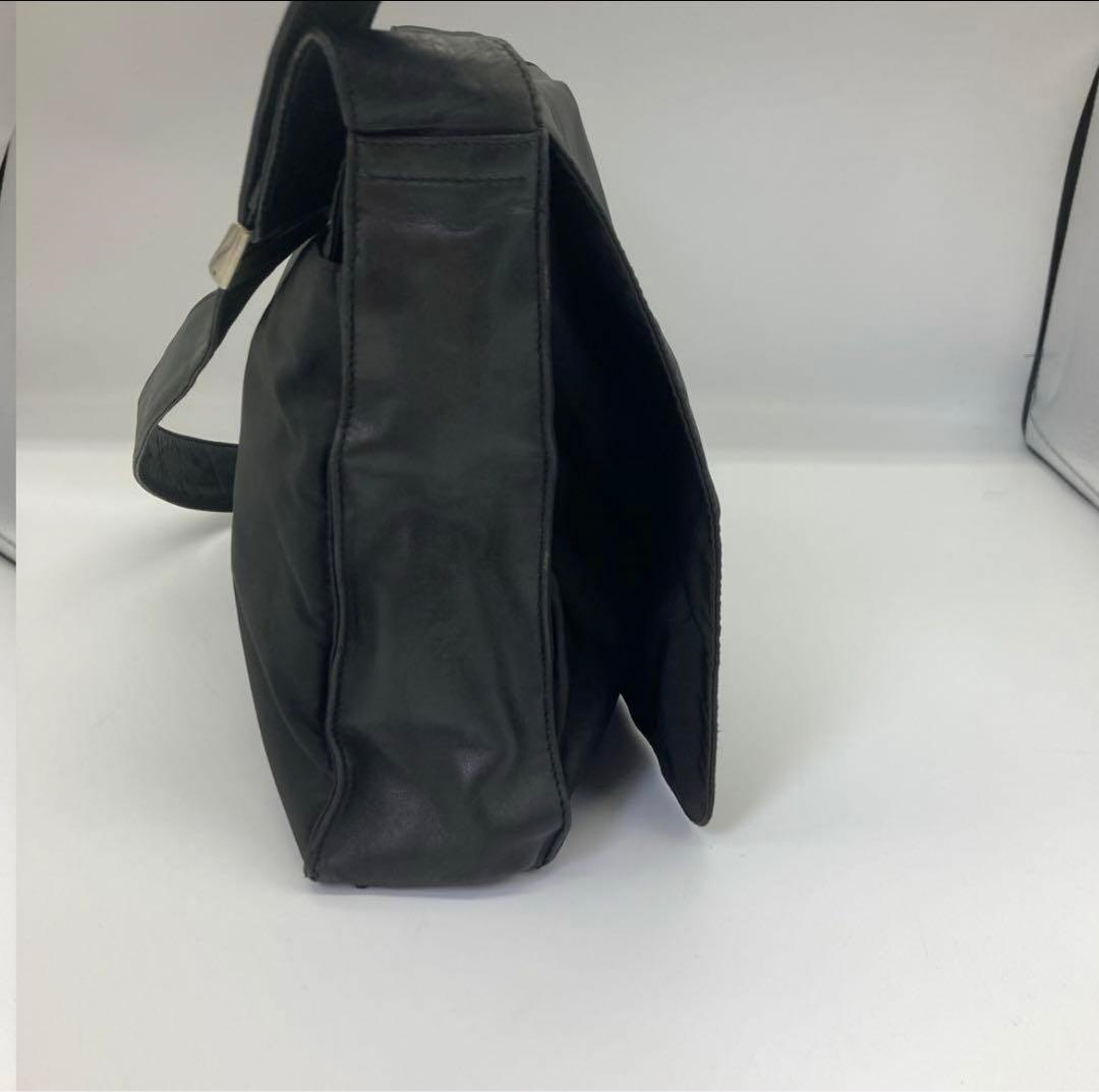 PRADA メッセンジャーバッグ　三角ロゴ　白タグ　メンズ　レディース　ブラック