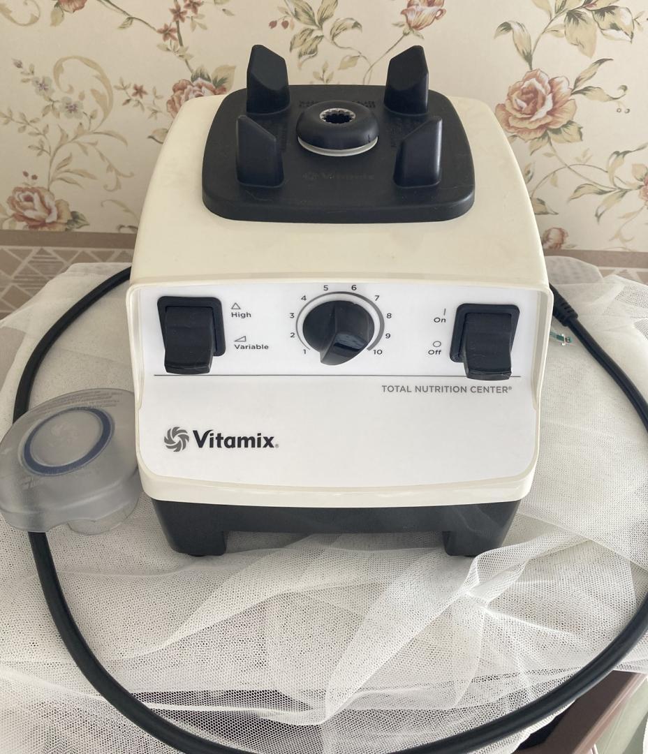 バイタミックス　Vitamix VM0111　美品 ミキサー　ジューサー　離乳食