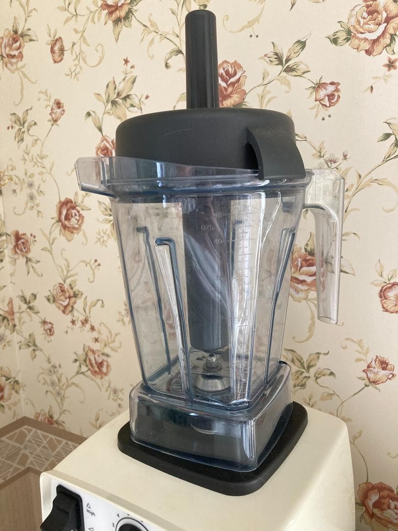 バイタミックス　Vitamix VM0111　美品 ミキサー　ジューサー　離乳食