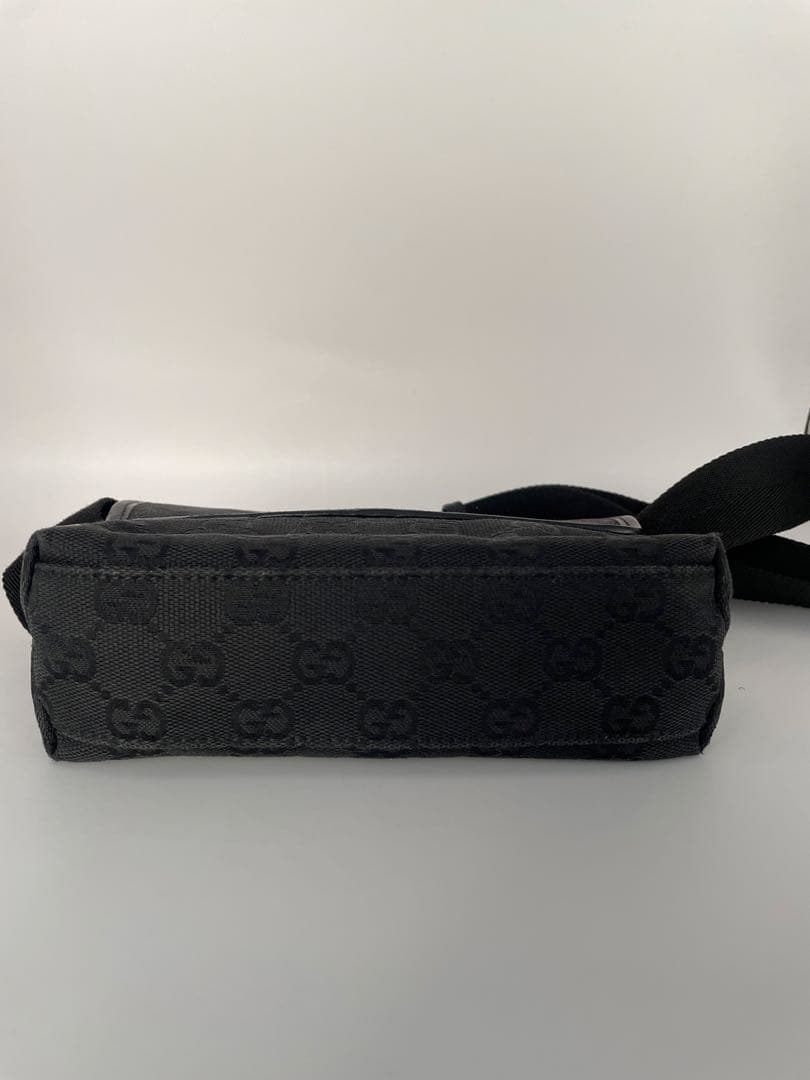 GUCCI　グッチ　ブラック　ボディバッグ ウエストポーチ
