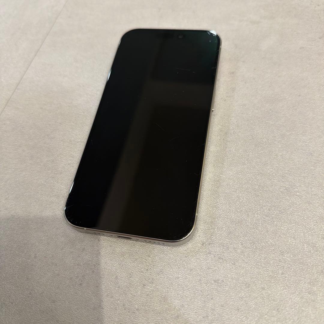 Apple iPhone 15 Pro ホワイトチタニウム 本体 256GB