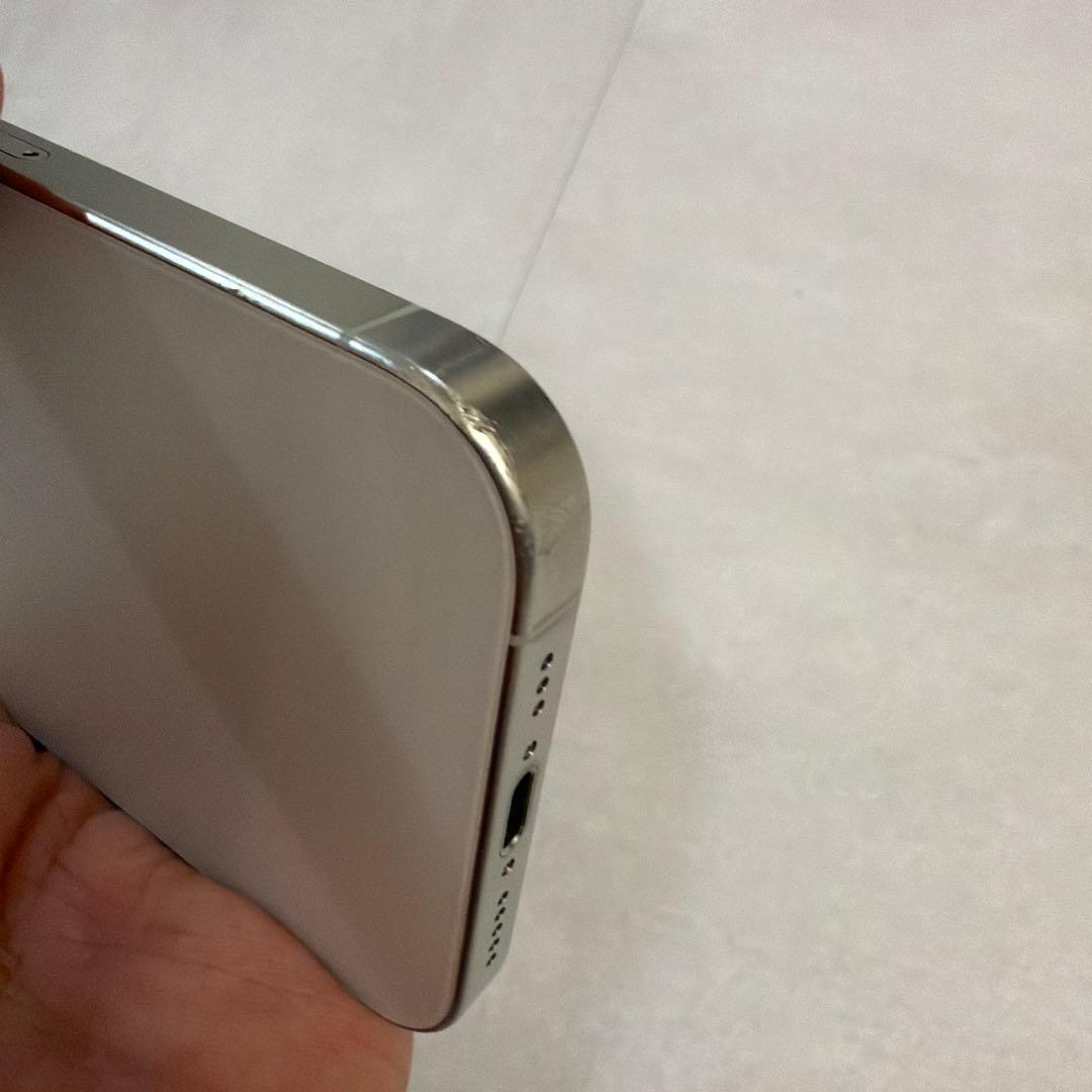 Apple iPhone 15 Pro ホワイトチタニウム 本体 256GB