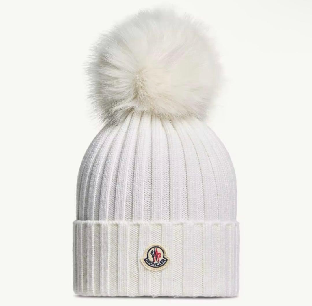 モンクレール ポンポン付きニット帽