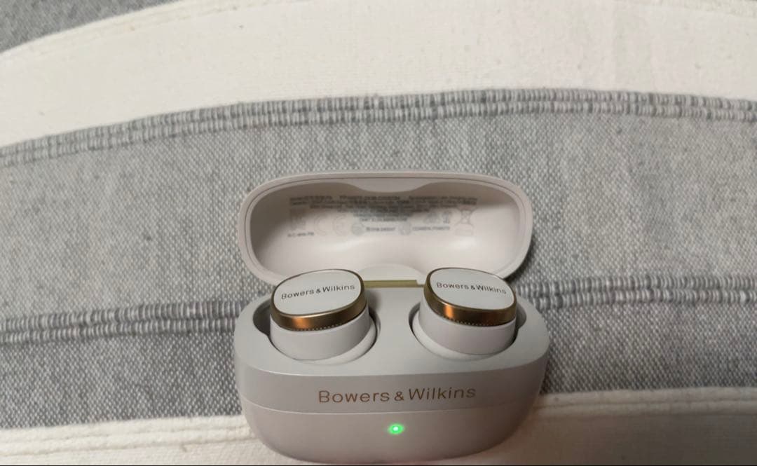 Bowers & Wilkins Pi8 ワイヤレスイヤホン ホワイト
