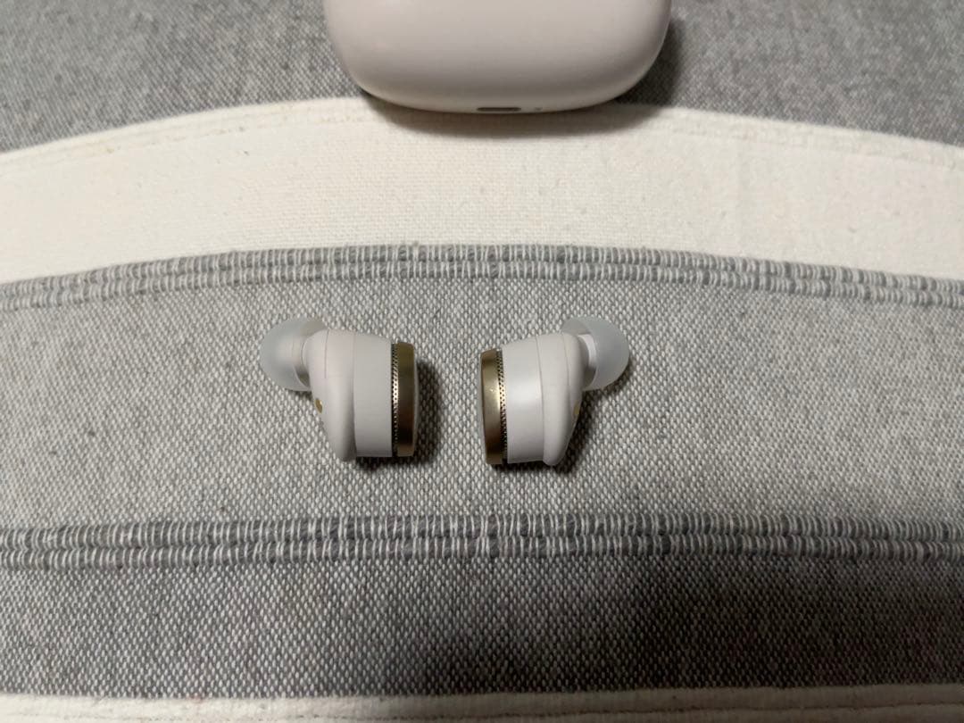 Bowers & Wilkins Pi8 ワイヤレスイヤホン ホワイト