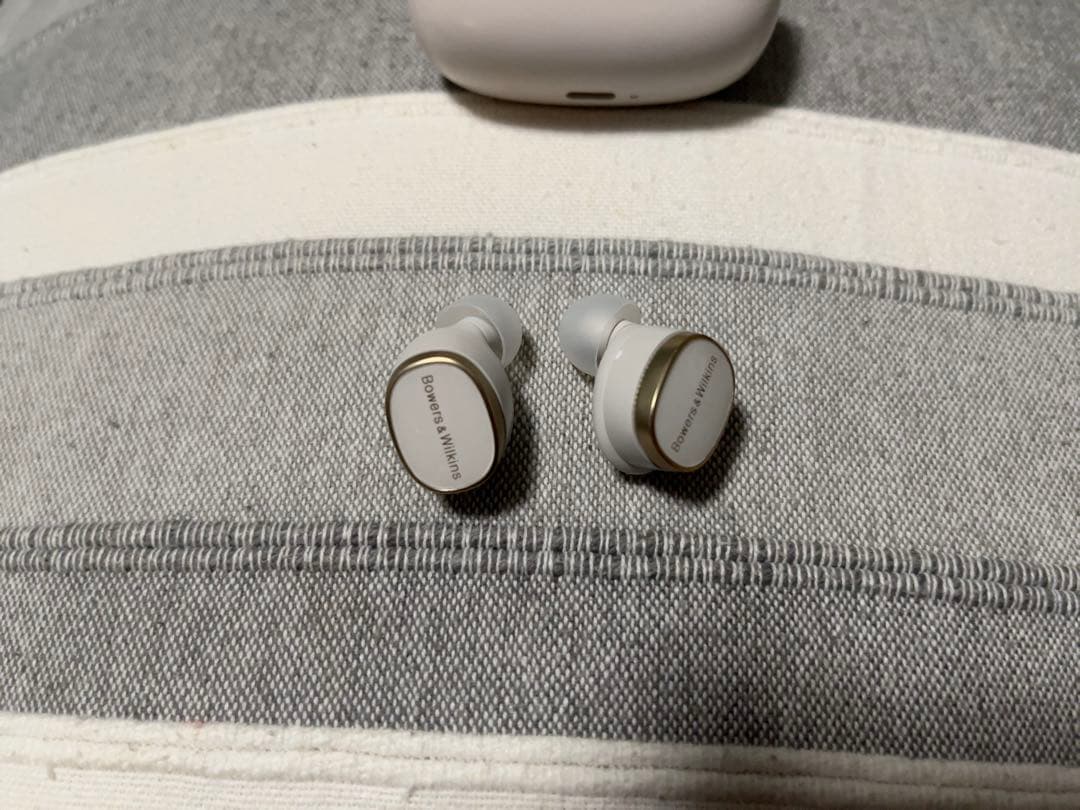 Bowers & Wilkins Pi8 ワイヤレスイヤホン ホワイト