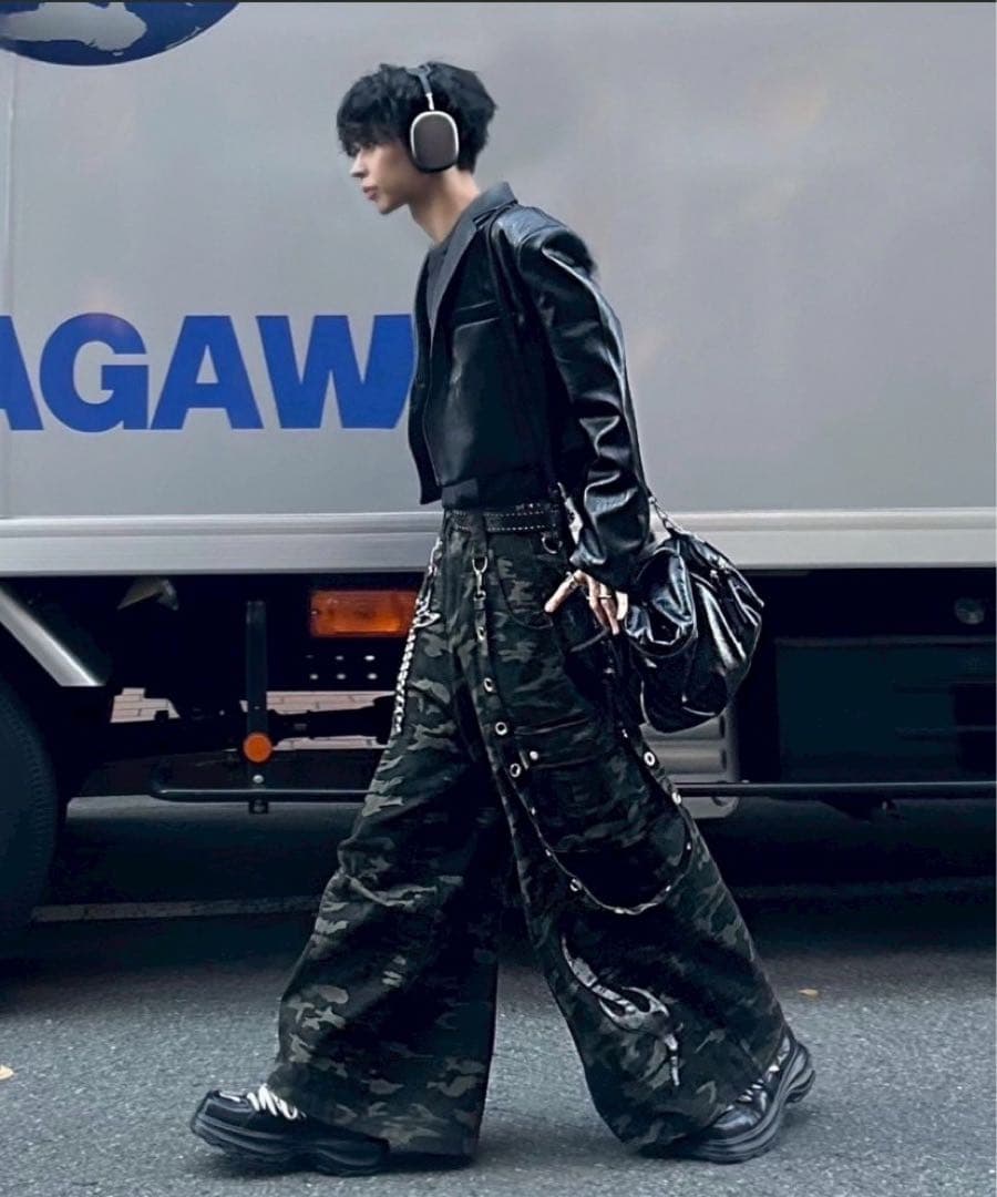 カモフラージュ　ワイドカーゴパンツ