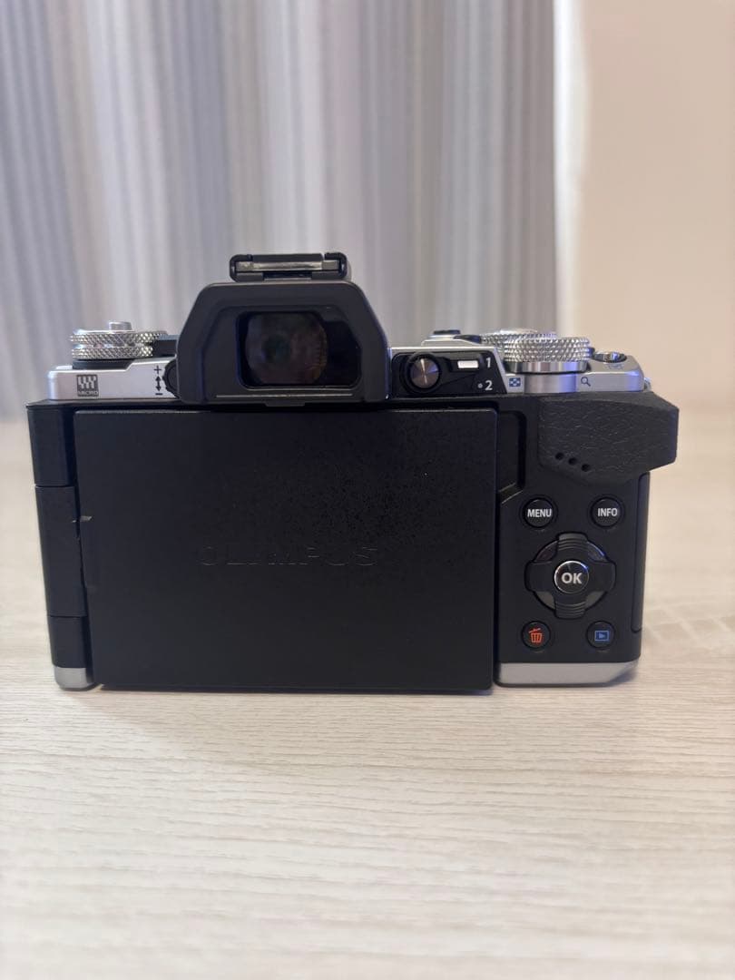 オリンパス OM-D em-5 mark ⅱ 【シャッター回数約1600回】