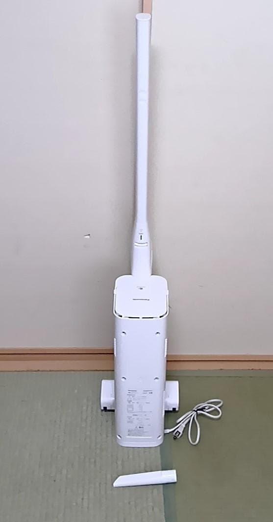 Panasonic コードレス 掃除機 MC-NS100K 23年製