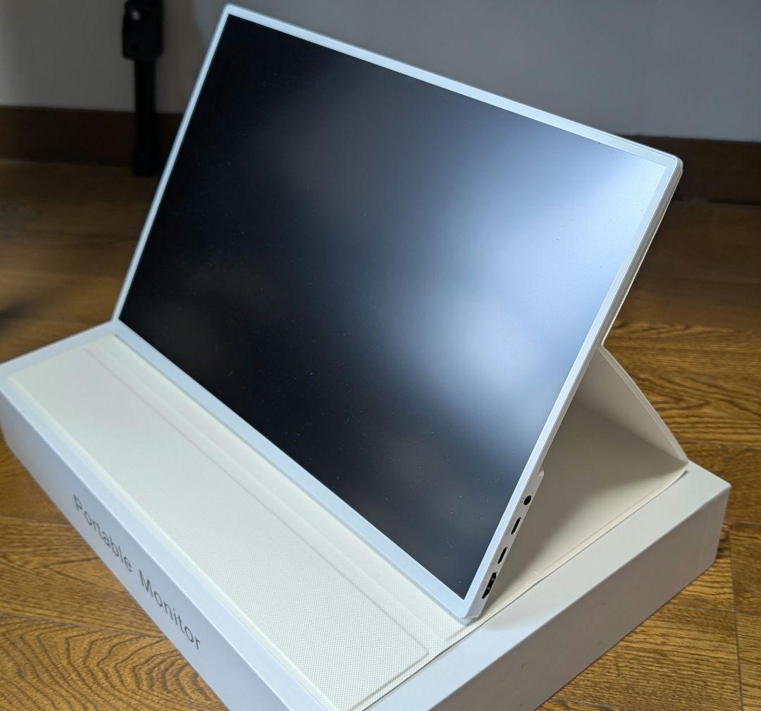 ポータブルモニター ホワイト