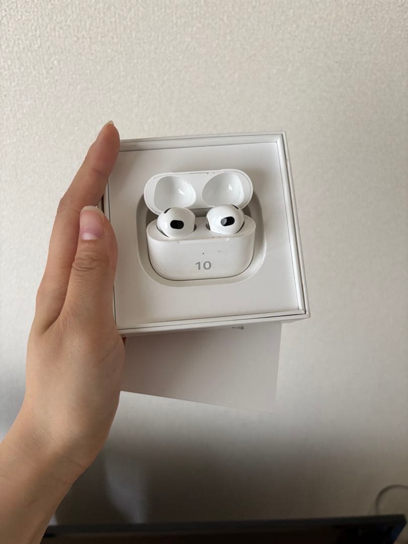 AirPods (第3世代) MagSafe充電ケース付き \"中古品\"