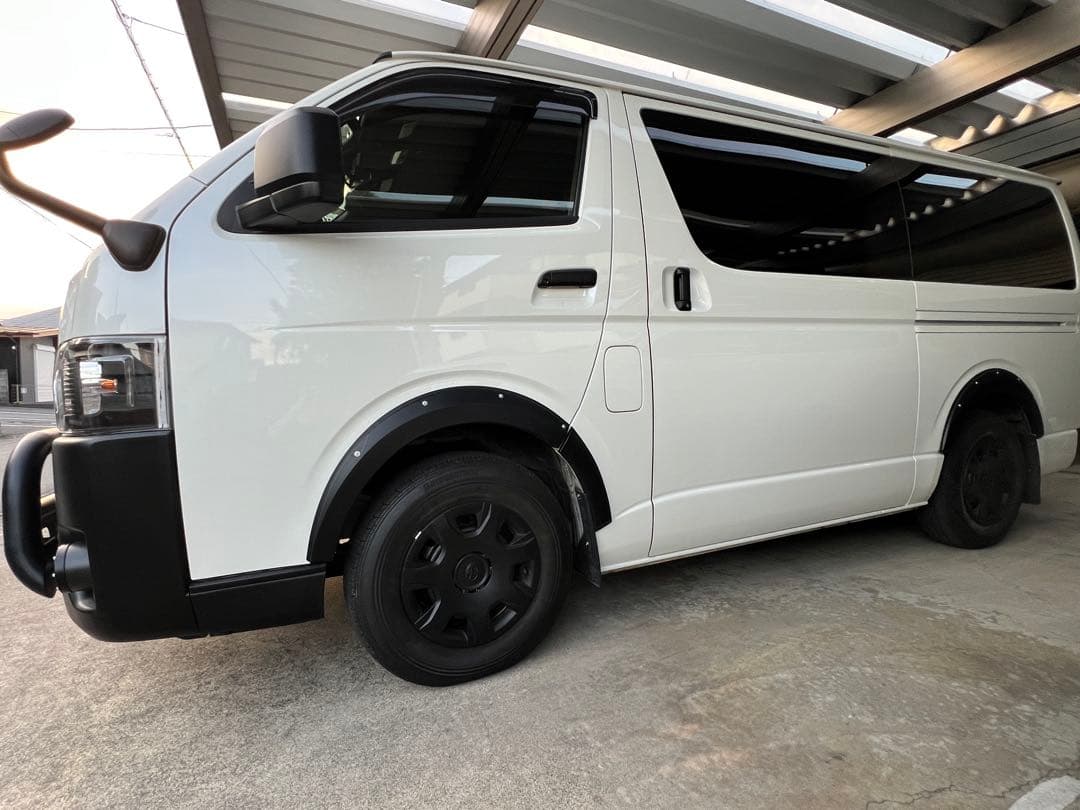 ハイエース オーバーフェンダー　マッドブラック 1-8型まで対応 20ｍｍワイド