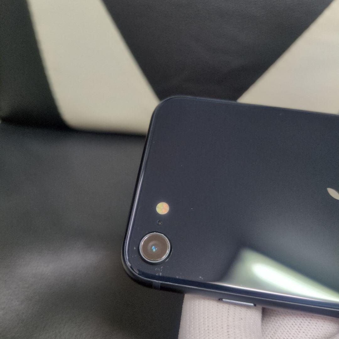 66 iPhone　se3 第3世代　64gb SIMフリー　黒　ブラック 訳