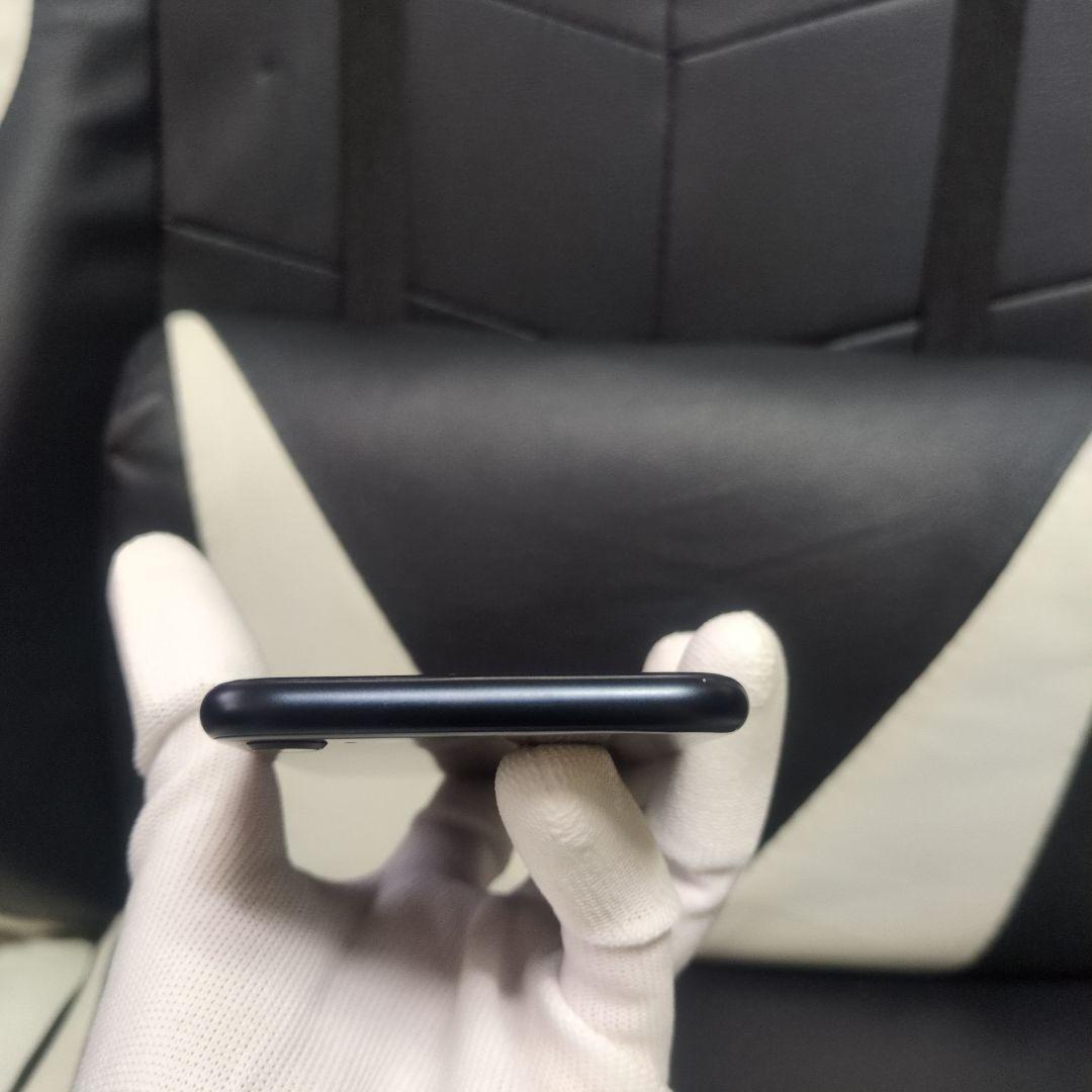 66 iPhone　se3 第3世代　64gb SIMフリー　黒　ブラック 訳