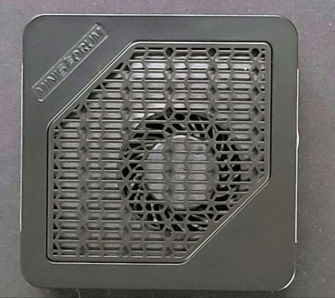 超小型 Minisforum EM680 SSD:512GB おまけ付き