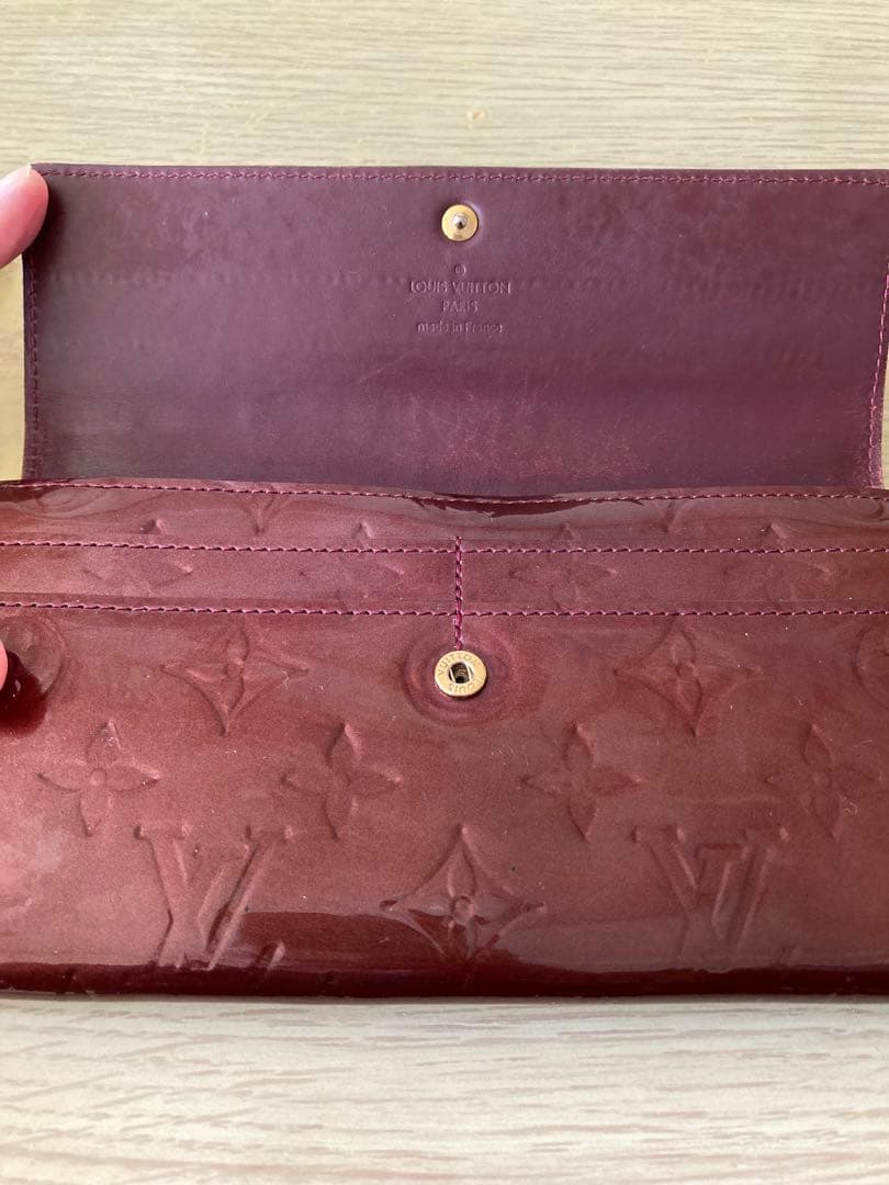 ルイヴィトン ヴェルニ ポルトフォイユ サラ 長財布 (商品説明必読　訳あり)