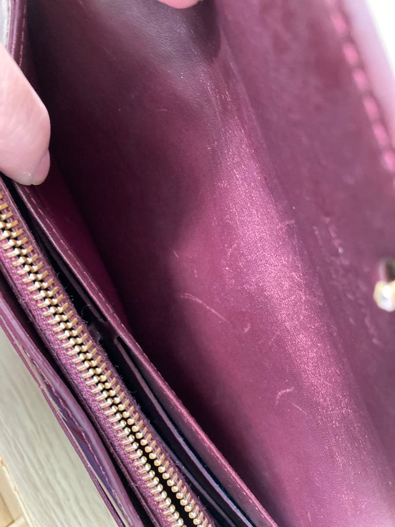 ルイヴィトン ヴェルニ ポルトフォイユ サラ 長財布 (商品説明必読　訳あり)