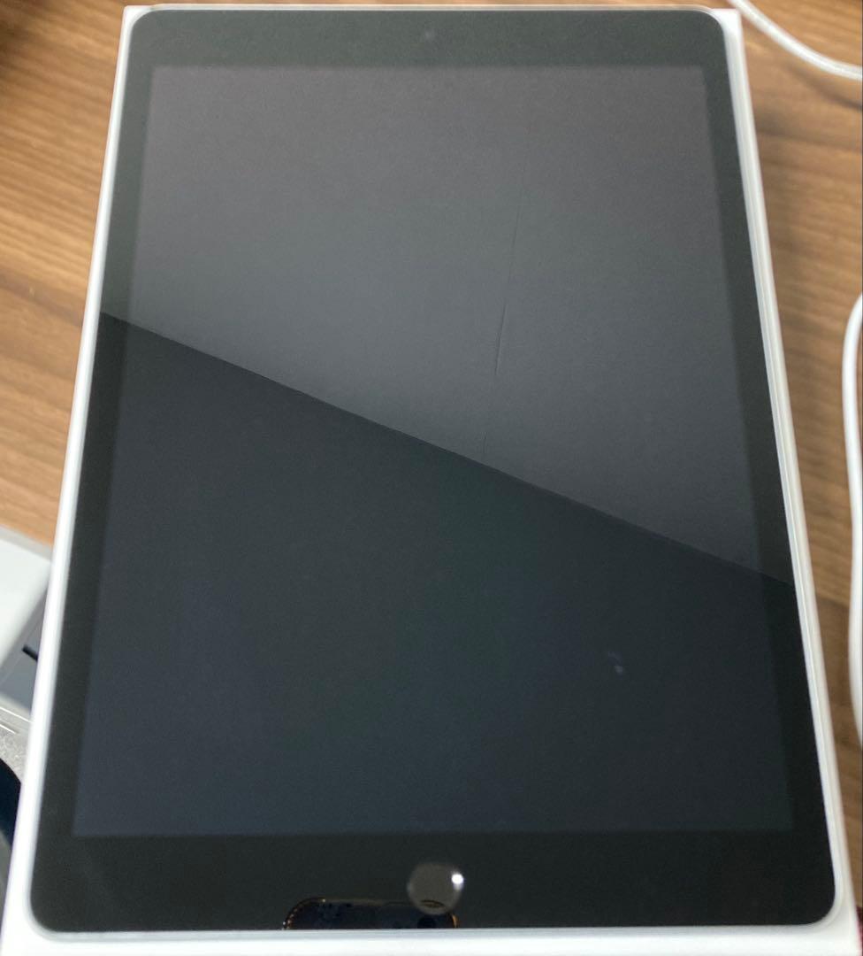 【美品】iPad (第9世代) 64GB/シルバー