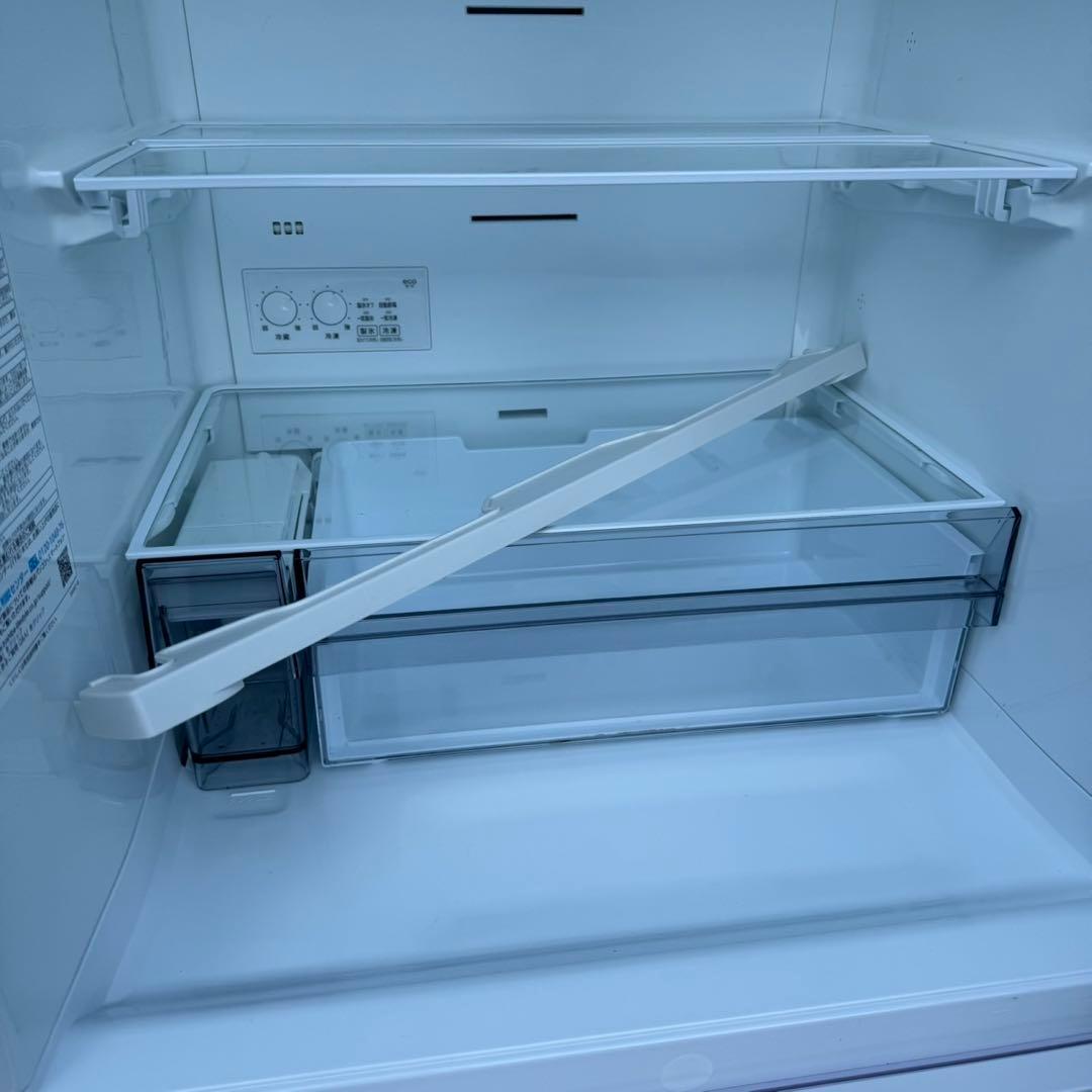 60⭐️2023年製美品★東芝　冷蔵庫　自動製氷　右開き　大型　3ドア　356L