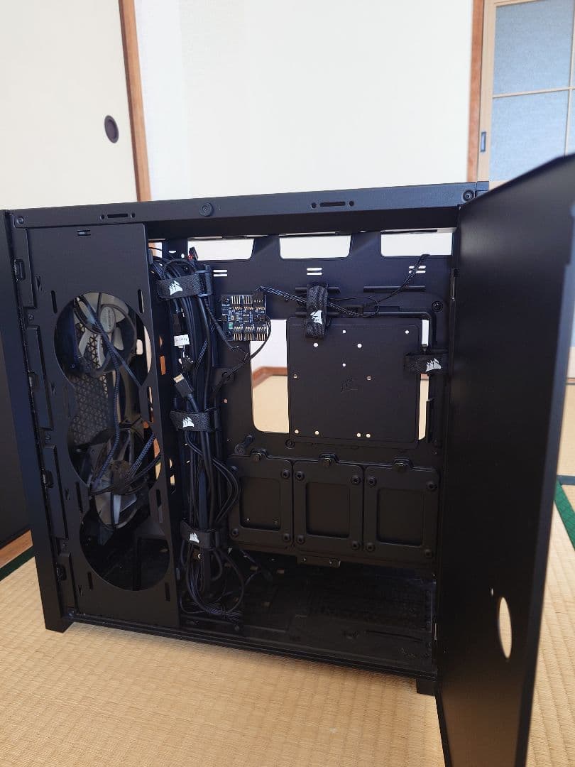 Corsair 5000D Airflow強化ガラスPCケースARGBファン付き