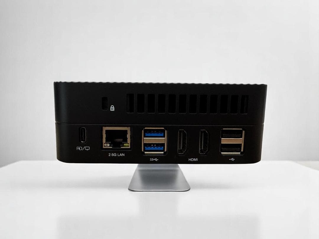 ⭐迎春⭐高性能＆軽量⭐MINISFORUM UM560⭐