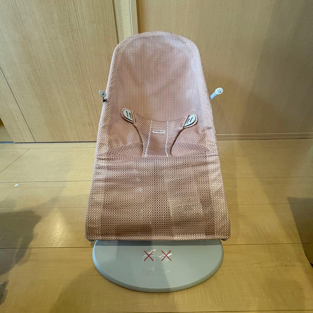ベビービョルンバウンサーブリス メッシュ　ダスティーピンク