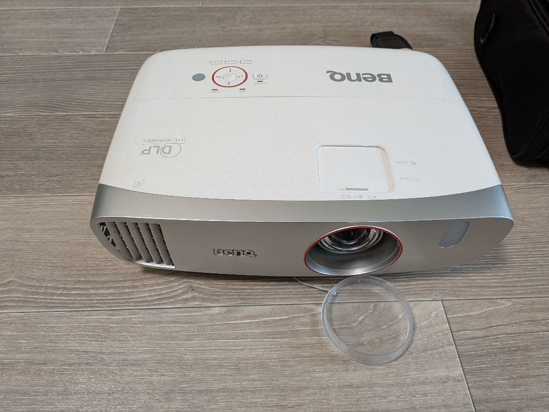 BenQ HT2150ST ホームプロジェクター