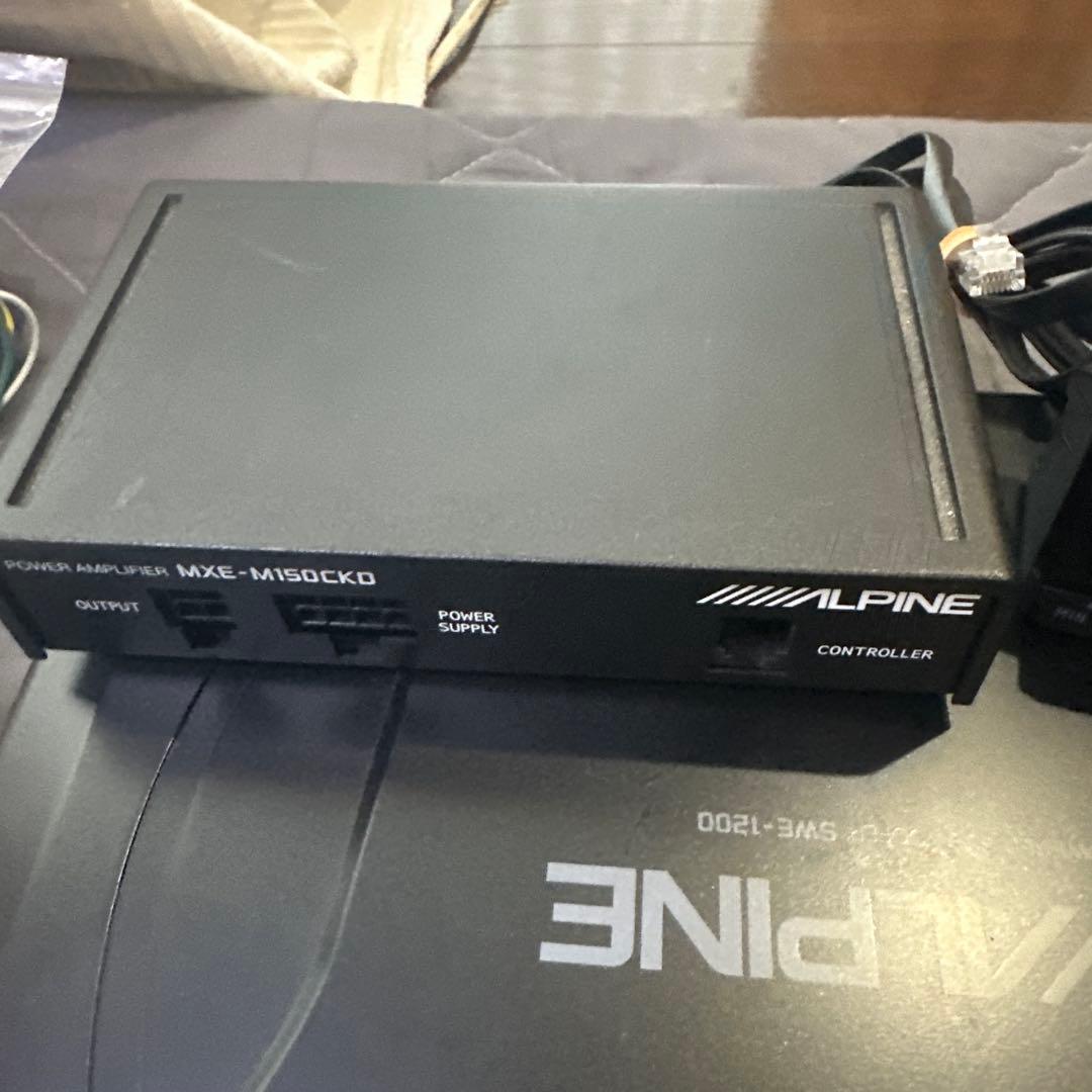 おとくん　専用　 ALPINE SWE-1200 パワードサブウーファー