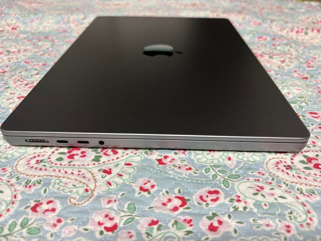 Apple MacBook Pro M3 14インチ 8GB 1TB SSD