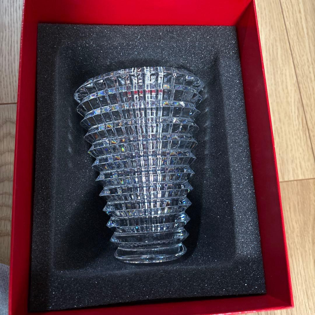 新品　未使用Baccarat クリスタルガラス 花瓶アイ