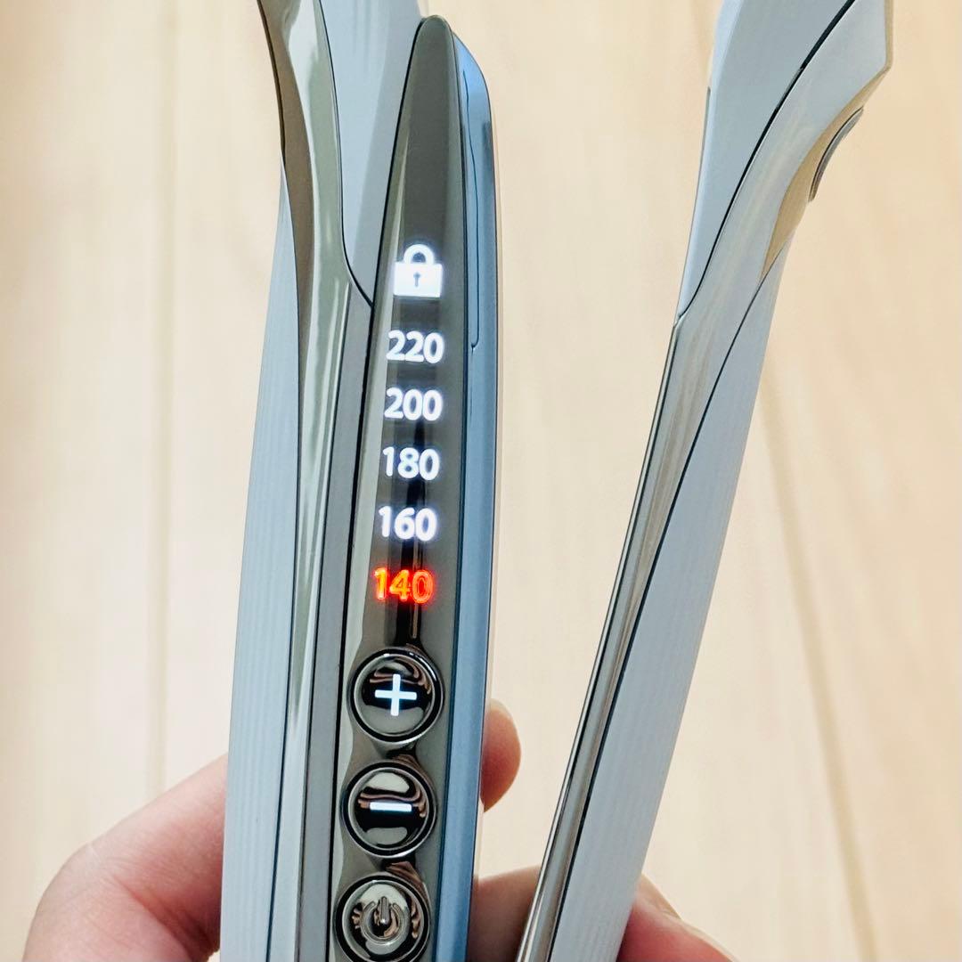 リファ/ストレートアイロンプロ/RE-AT/2025年製