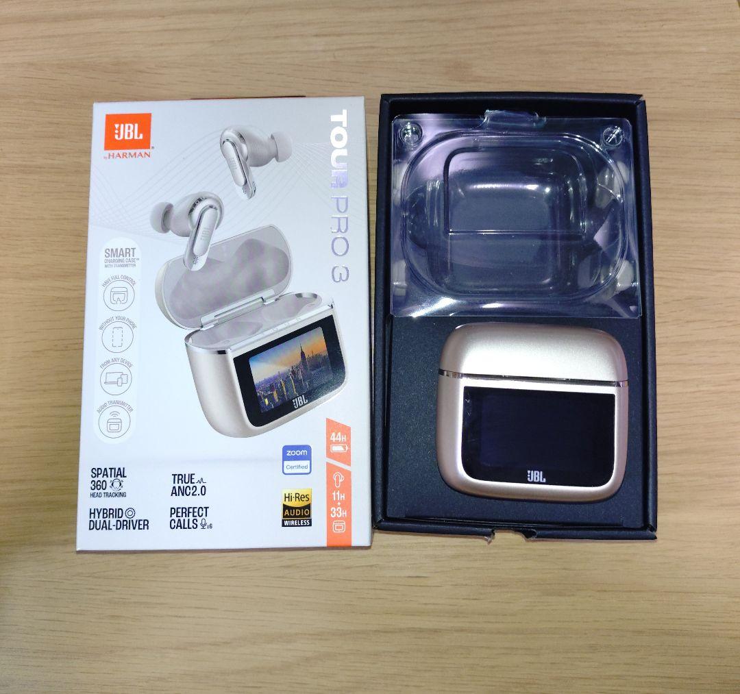 JBL TOUR PRO 3 ワイヤレスイヤホン カラー：ラテ