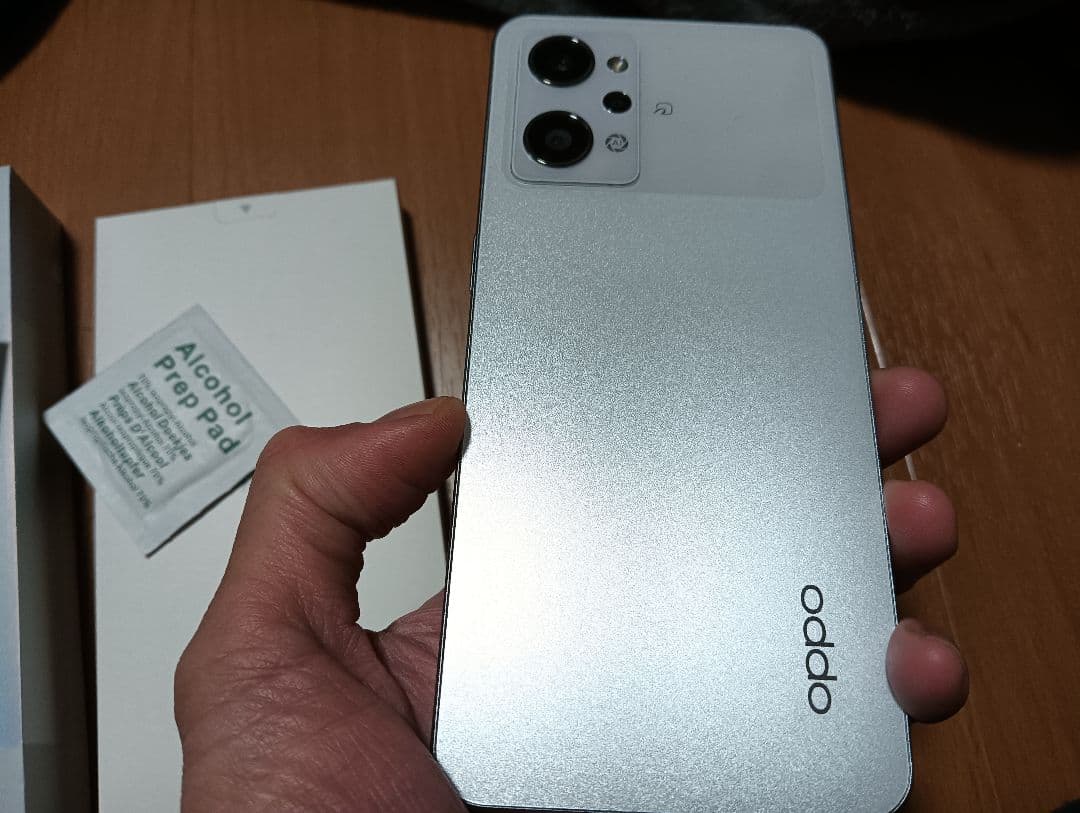​【たけたけ】OPPO　reno 9a 8GB/128GB ムーンホワイト