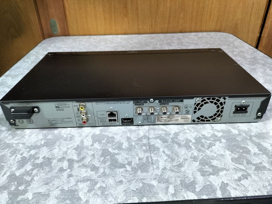 SHARP　BD-W1800　シャープ ブルーレイレコーダー　2番組同時録画