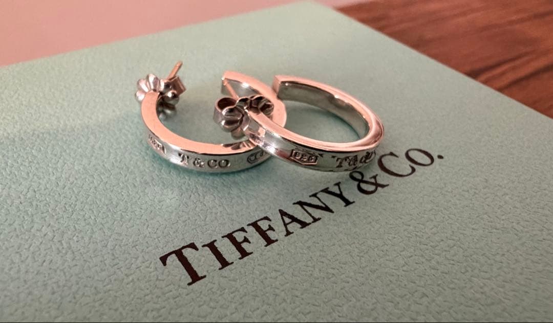 【あんしん鑑定】ティファニー TIFFANY ナローフープピアス スモール