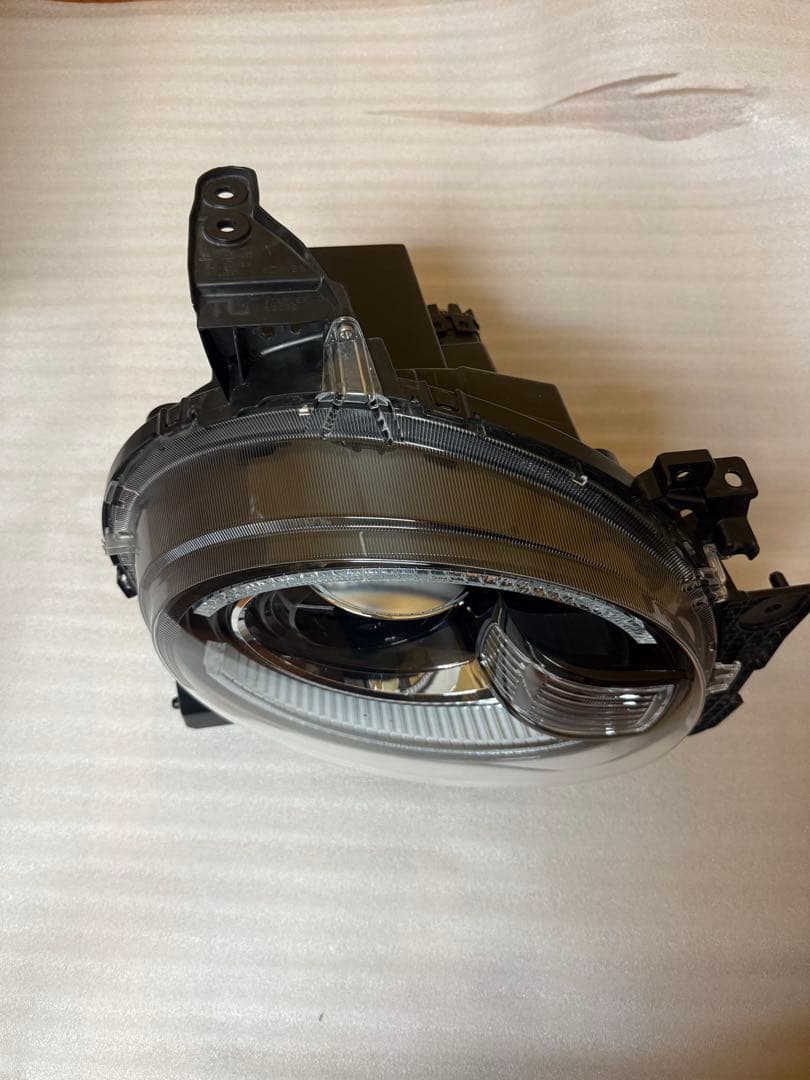 ワゴンRスマイル　LEDヘッドライト右