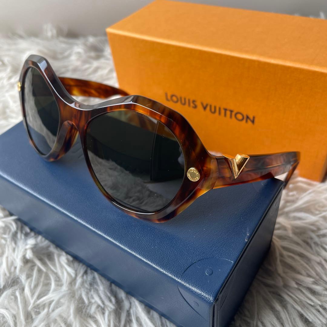 【極美品】ルイヴィトン サングラス エッセンシャルV E2374E