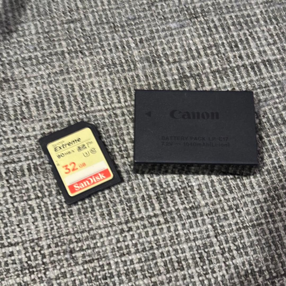 Canon EOS Kiss X9 デジタル一眼レフカメラ