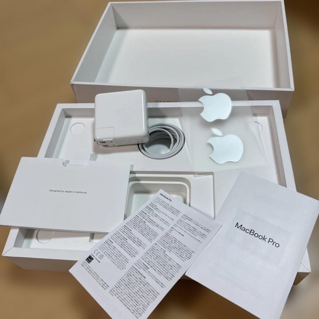 MacBook Pro 2022 M2 13インチ 256GB タッチバー搭載