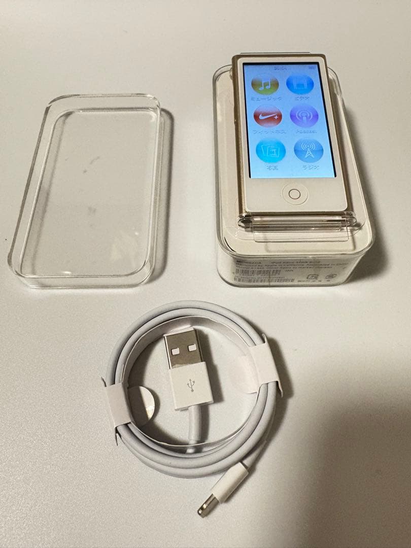 Apple ipod nano第7世代 金ゴールド　Lightningケーブル付