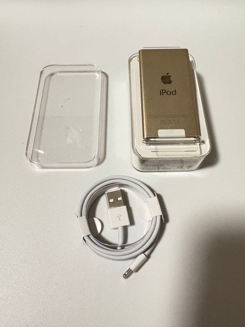 Apple ipod nano第7世代 金ゴールド　Lightningケーブル付