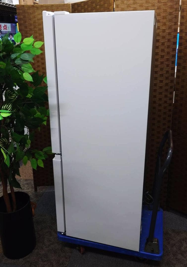 ★超美品　2025年製造！　Hisense 冷蔵庫 HR-D1701W　175ℓ