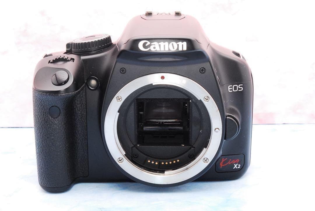 キャノン Kiss X2☆バッグ付☆望遠レンズ付Wレンズ☆一眼レフカメラ