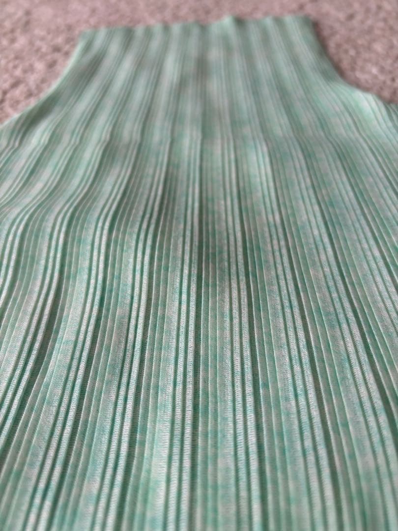 ⑧美品　プリーツプリーズ　イッセイミヤケ　サイズ3 薄緑色
