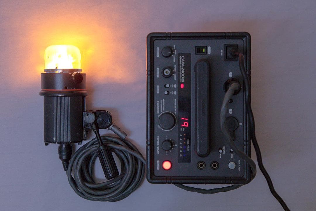 Comet コメットストロボ Capa-2400Bi +CA-32Hヘッド 1灯