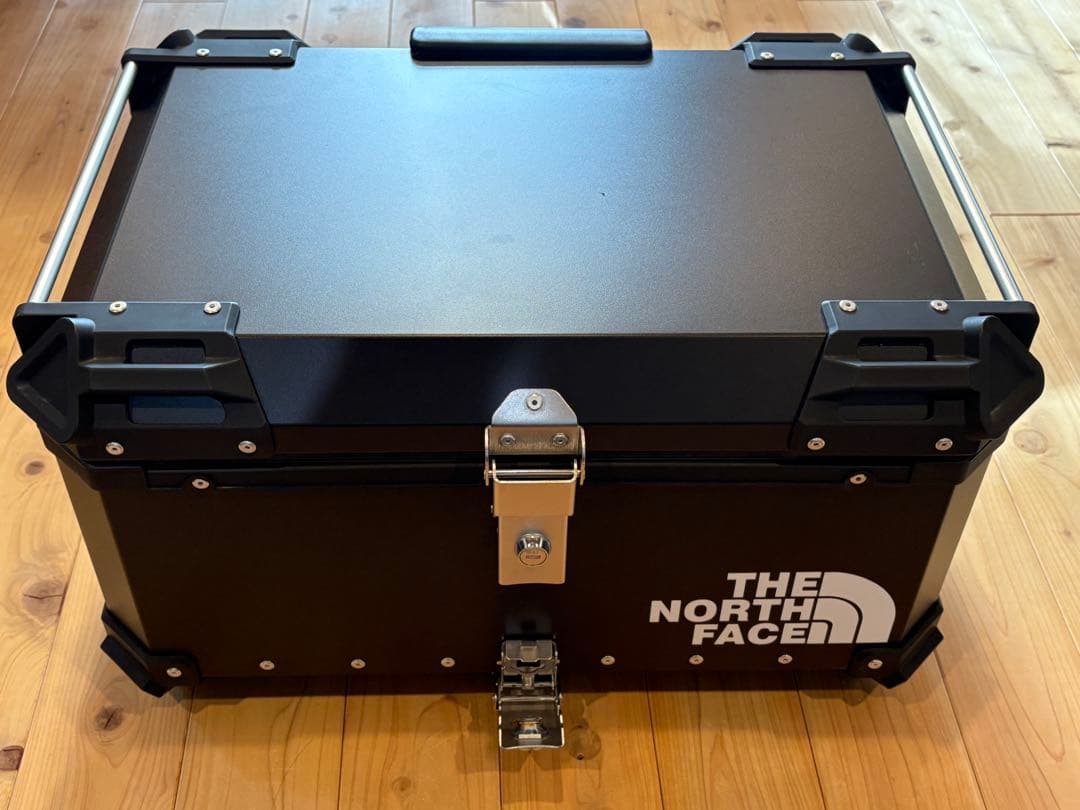 バイクリアボックス【美品】　フォルツァz08リアキャリア付き６５ℓ