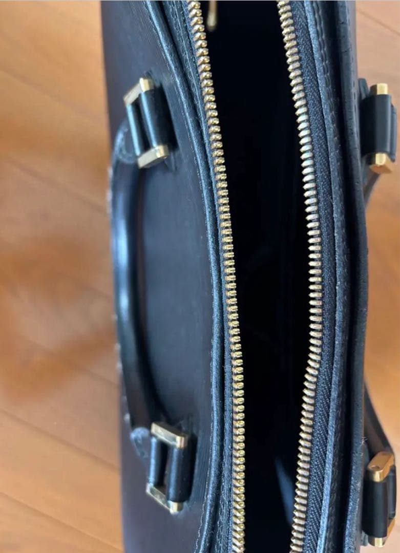 最終値下げLouis Vuitton エピレザー ビジネスバッグ ブラック